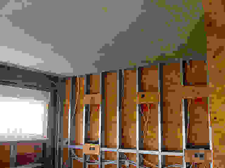 Remodelação / Renovação de Interiores Quartos modernos por RenoBuild Algarve Moderno