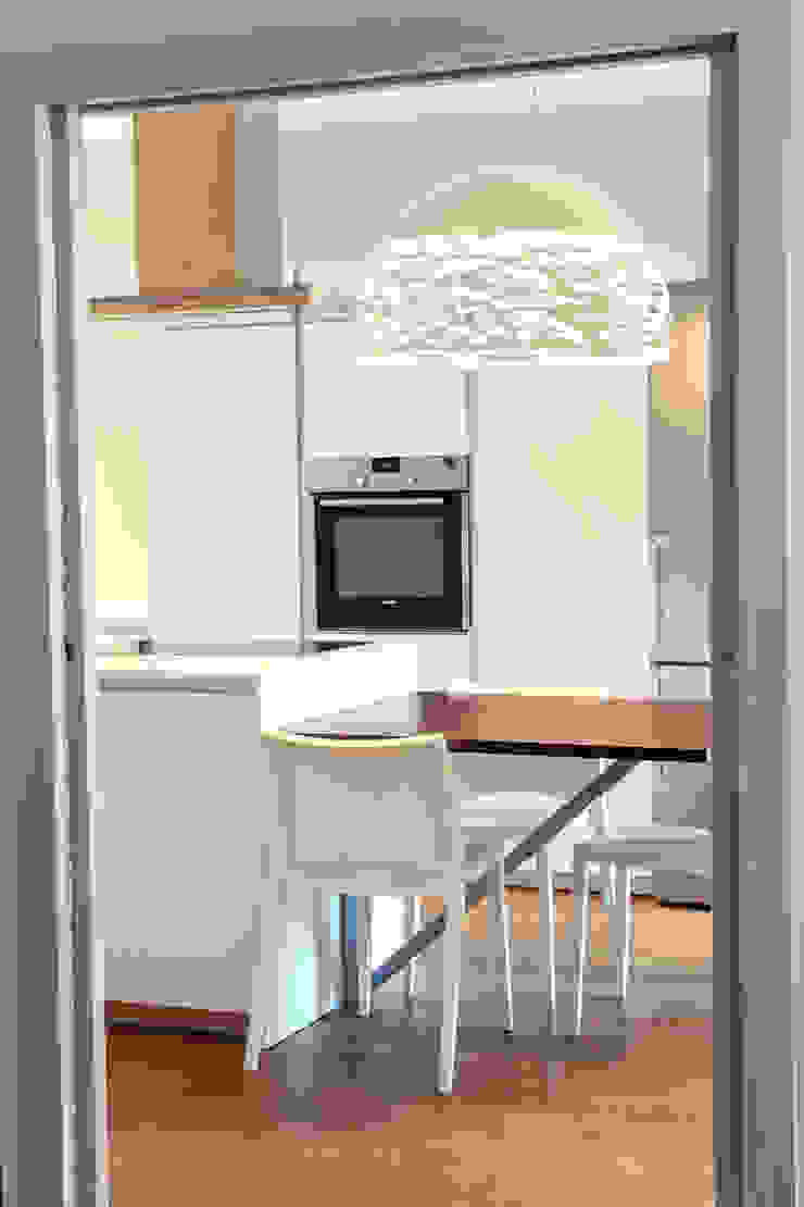 VILLE COLOMBERA – FINITURE ed INTERIOR DESIGN, Contemporaneo/Moderno 2P COSTRUZIONI srl Cucina moderna