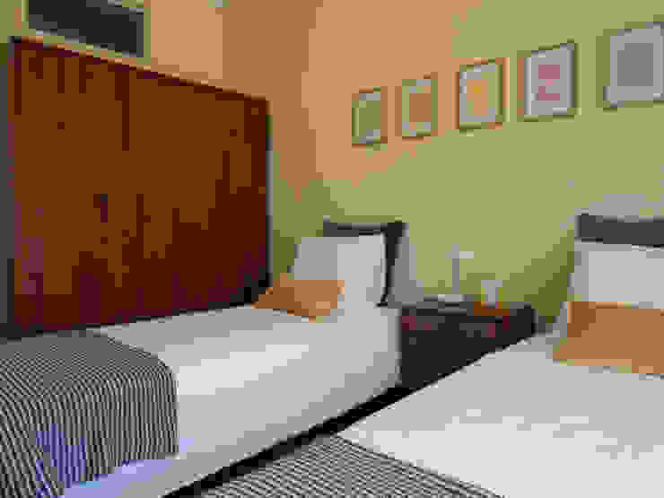 Eclectic style bedroom by MUDA Home Design Eclectic