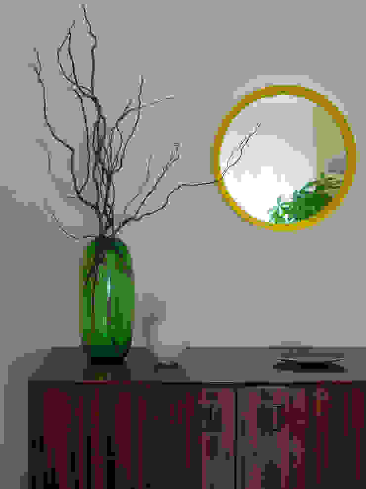 Eclectic style dining room by MUDA Home Design Eclectic