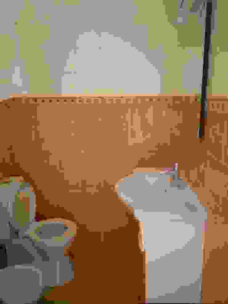 Eclectic style bathroom by MUDA Home Design Eclectic