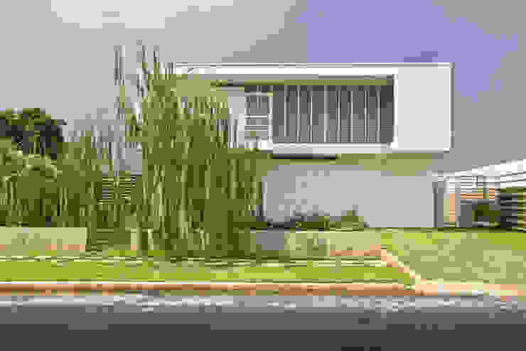 CASA SAN FRANCISCO: la casa de los cinco patios, NMD NOMADAS NMD NOMADAS Classic style houses