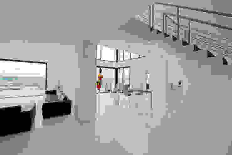 Ultra moderne Villa ganz Wei   homify