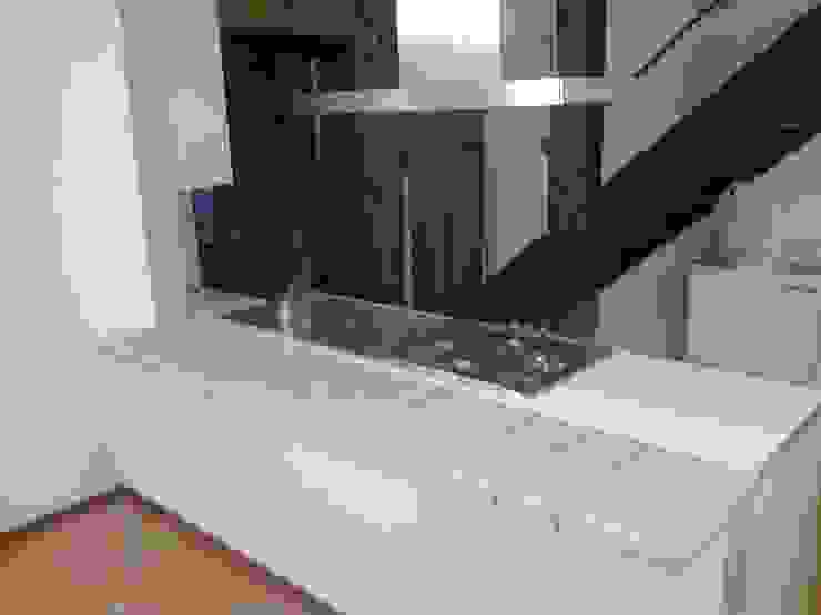 Realizzazioni Cozzi Stefano Artigiano Edile Piastrellista Modern kitchen