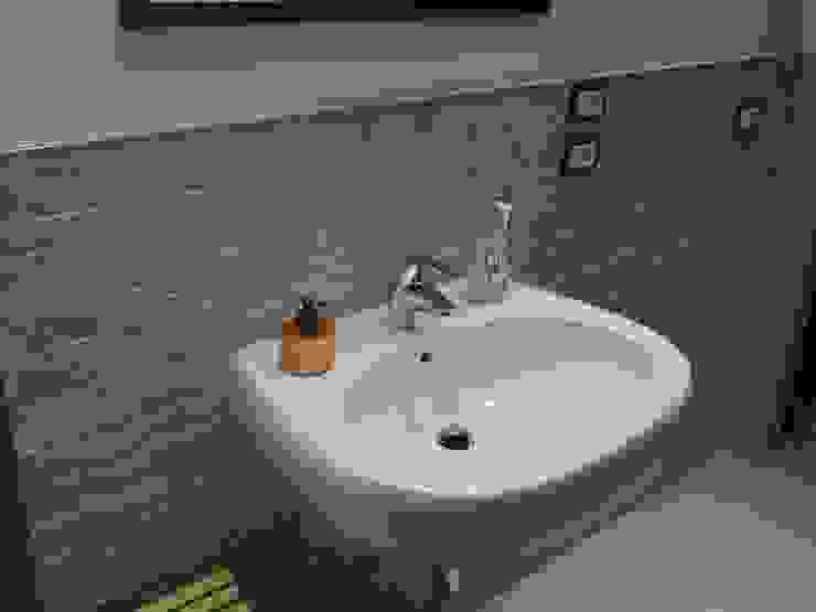 Realizzazioni Cozzi Stefano Artigiano Edile Piastrellista Modern bathroom