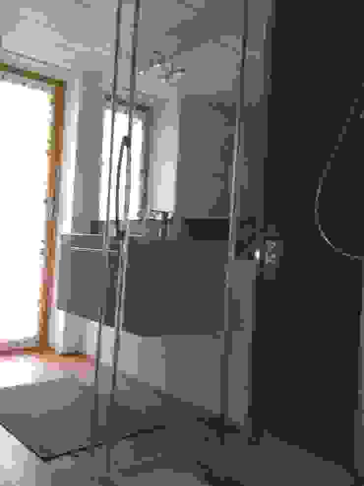 Realizzazioni Cozzi Stefano Artigiano Edile Piastrellista Modern bathroom