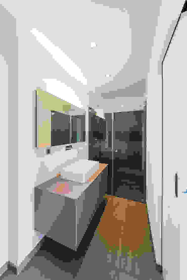 Helwig Haus und Raum Planungs GmbH Minimalist style bathroom