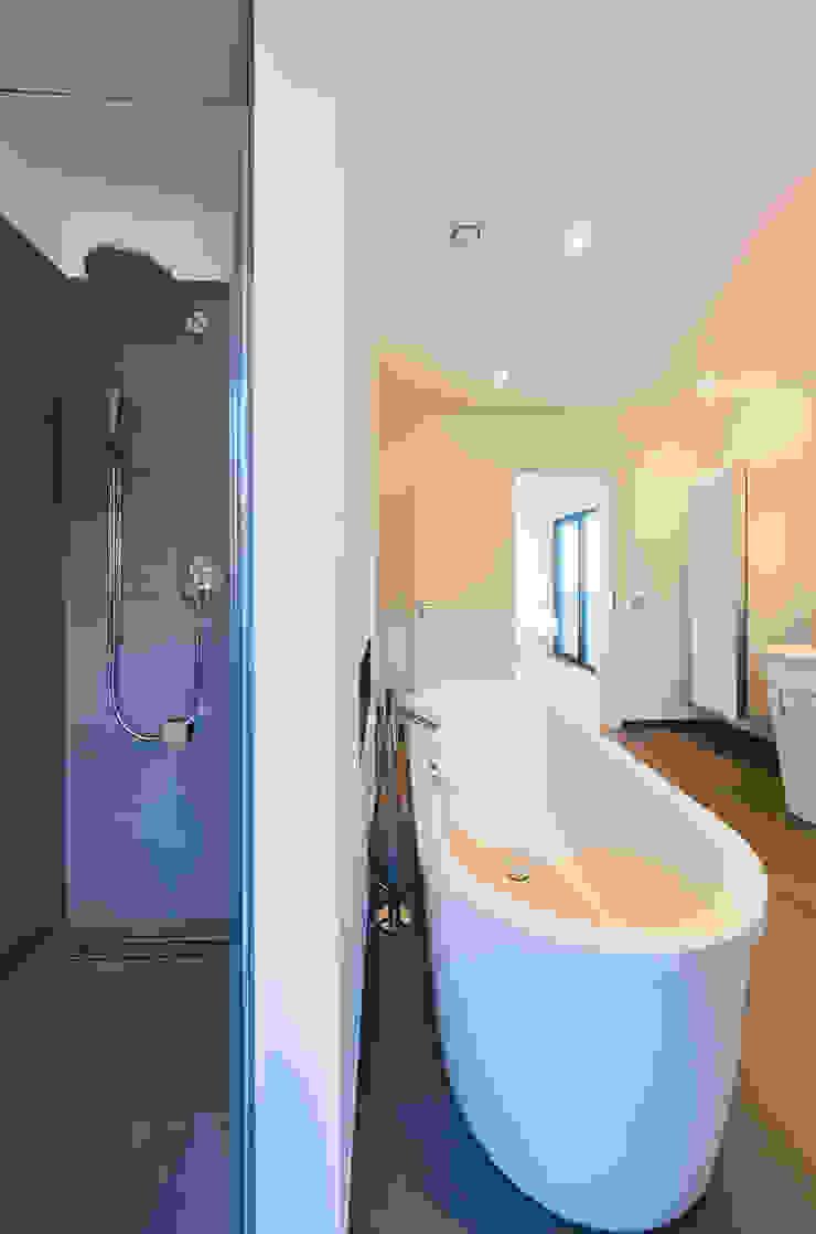 Helwig Haus und Raum Planungs GmbH Minimalist style bathroom