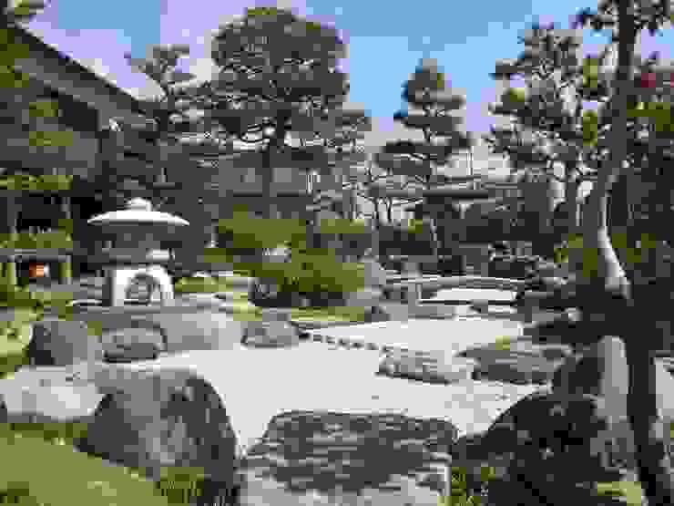 純和風な回遊式日本庭園 Homify