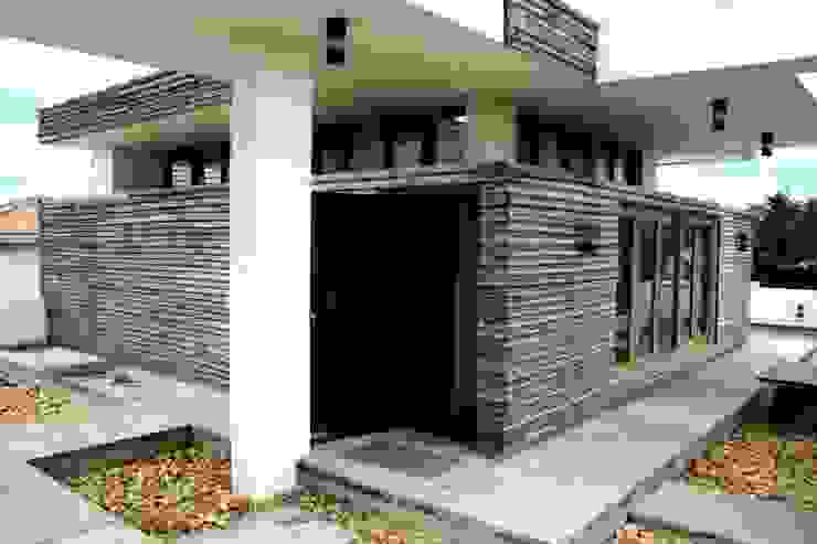 Lego House, BETWEENLINES BETWEENLINES Moderner Balkon, Veranda & Terrasse