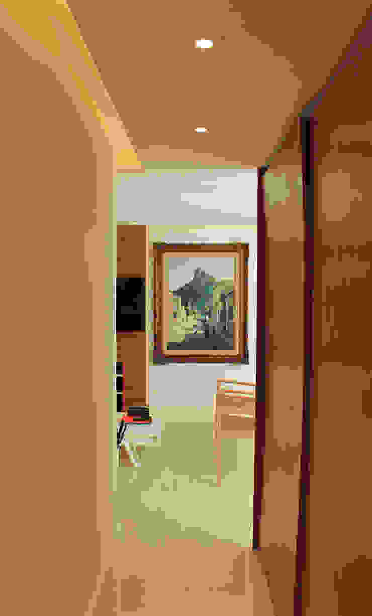 Julia Queima Arquitetura 모던스타일 복도, 현관 & 계단