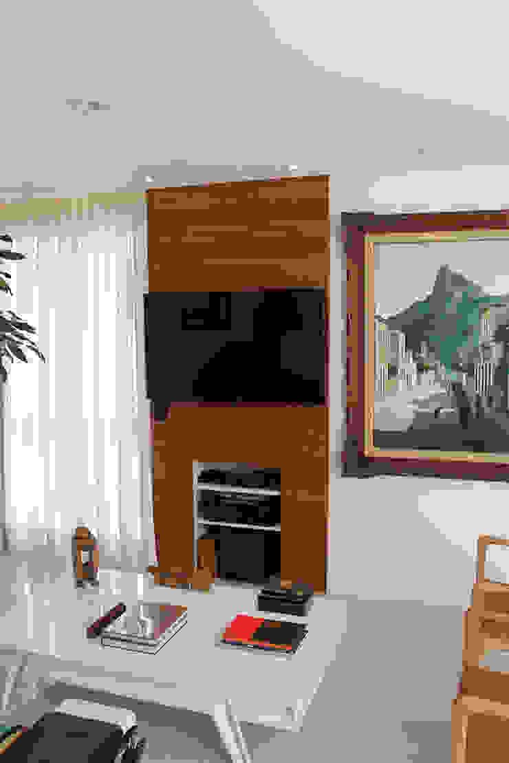 Julia Queima Arquitetura 모던스타일 미디어 룸