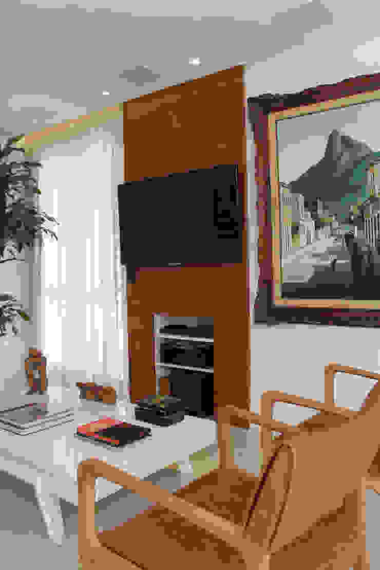 Julia Queima Arquitetura 모던스타일 미디어 룸