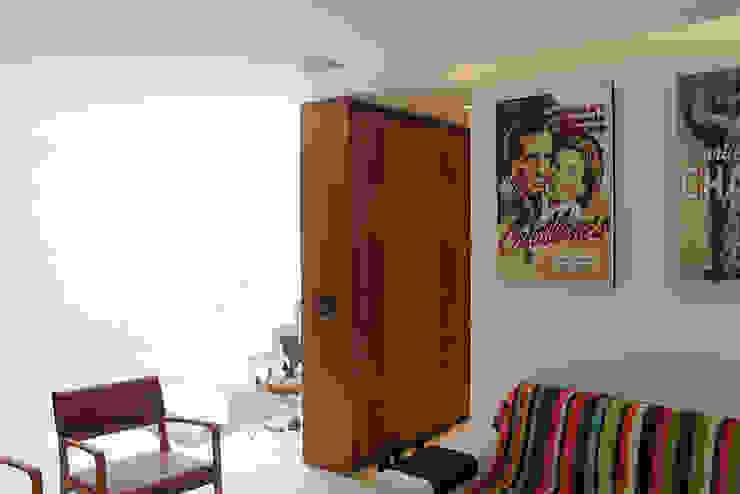 Julia Queima Arquitetura 모던스타일 미디어 룸