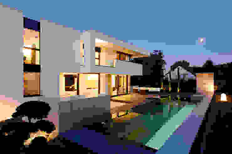 CASA MURANO LEE+MIR Moderne Häuser Pool,Terrasse,Außenpool,Fassade,Garten,Gartenpool,Verglasung,Fenster