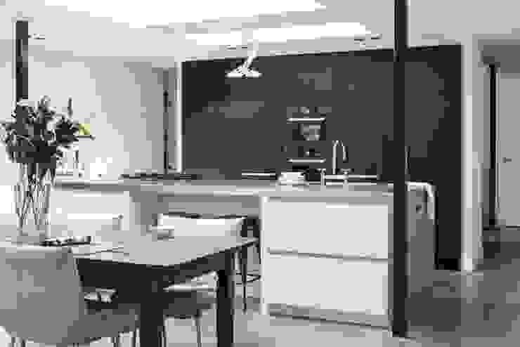 homify Modern kitchen