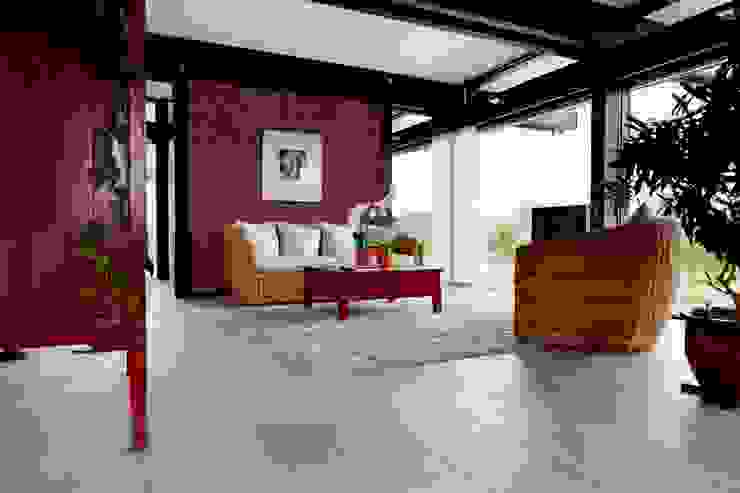 homify Mediterranean style walls & floors Red