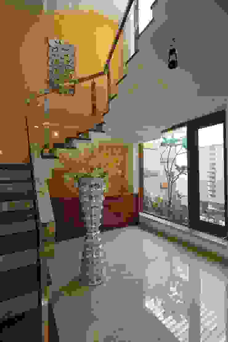 Staircase Ansari Architects Modern Corridor, Hallway and Staircase