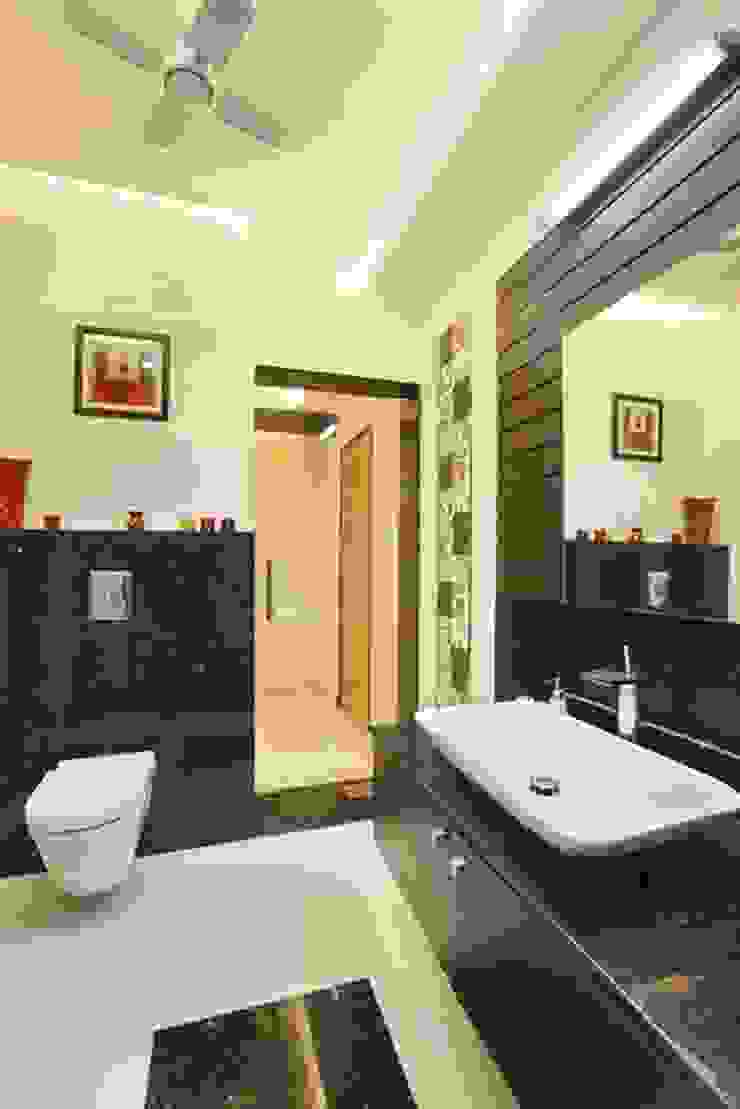 Toilet Ansari Architects Modern Bathroom