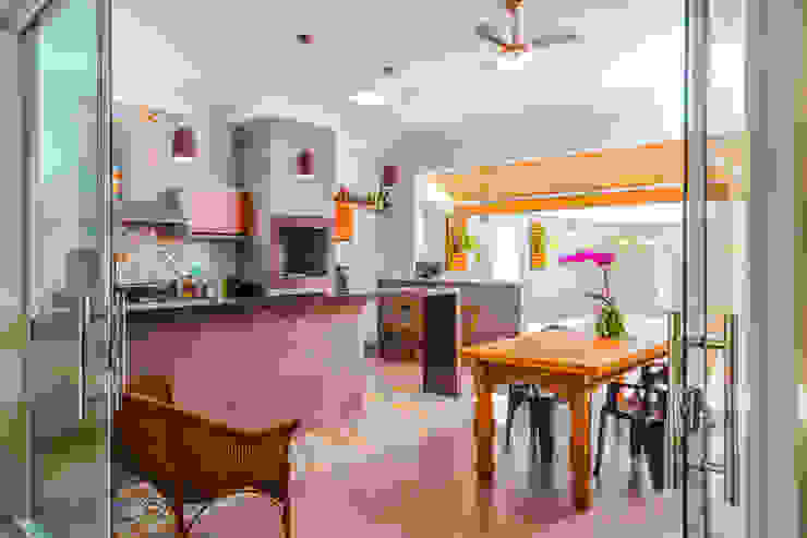 Integração Total, ADRIANA MELLO ARQUITETURA ADRIANA MELLO ARQUITETURA Moderner Balkon, Veranda & Terrasse
