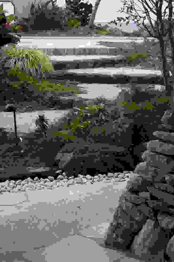 葉山M邸 庭のクニフジ สวน