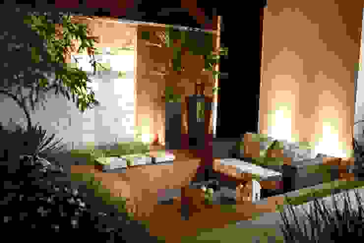 Residência Cruz, Arquitetura Ao Cubo LTDA Arquitetura Ao Cubo LTDA Modern garden