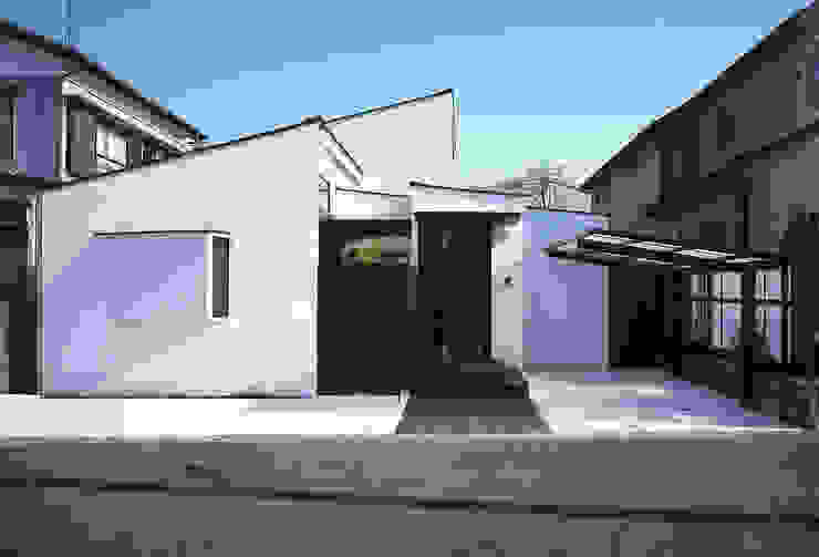 フラットハウス 株式会社横山浩介建築設計事務所 Rumah Modern