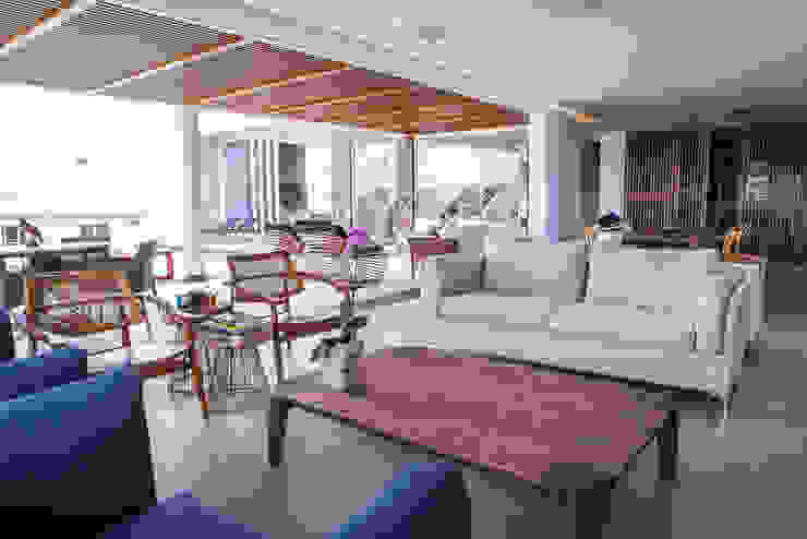 Residencia Domm Arquitetura Domm Arquitetura Ltda غرفة السفرة