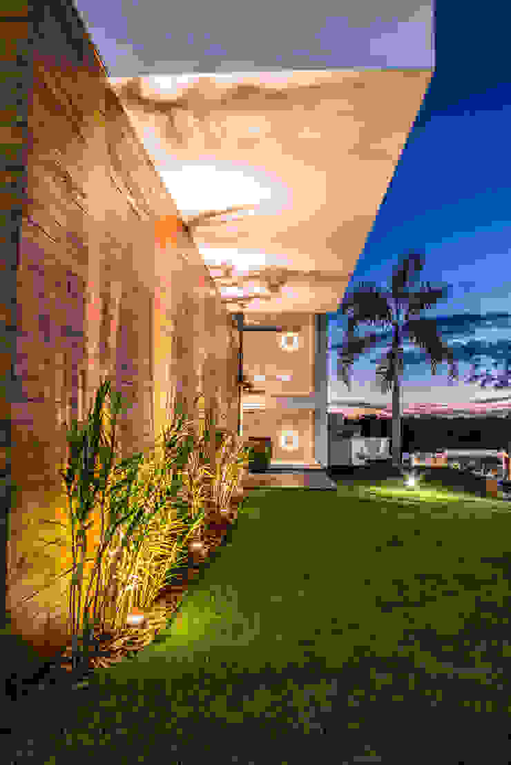 Residencia Domm Arquitetura Domm Arquitetura Ltda حديقة