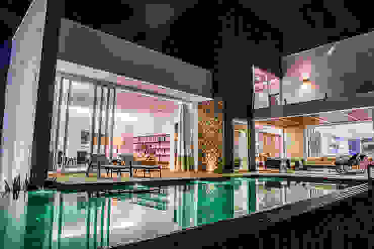 Residencia Domm Arquitetura Domm Arquitetura Ltda مسبح