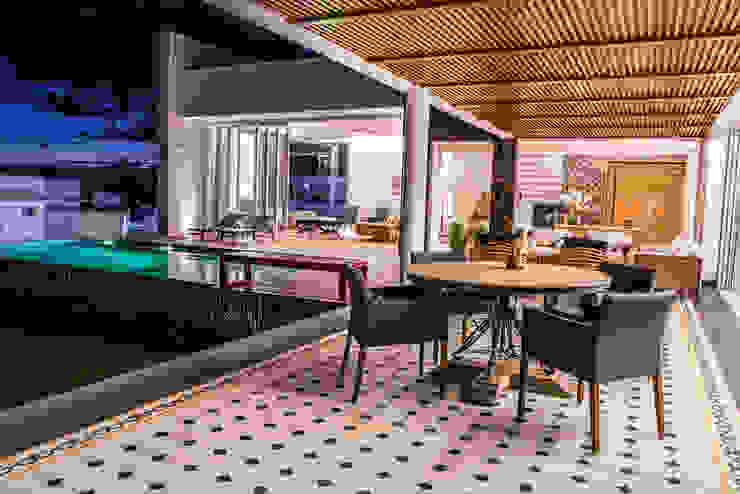 Residencia Domm Arquitetura Domm Arquitetura Ltda غرفة السفرة