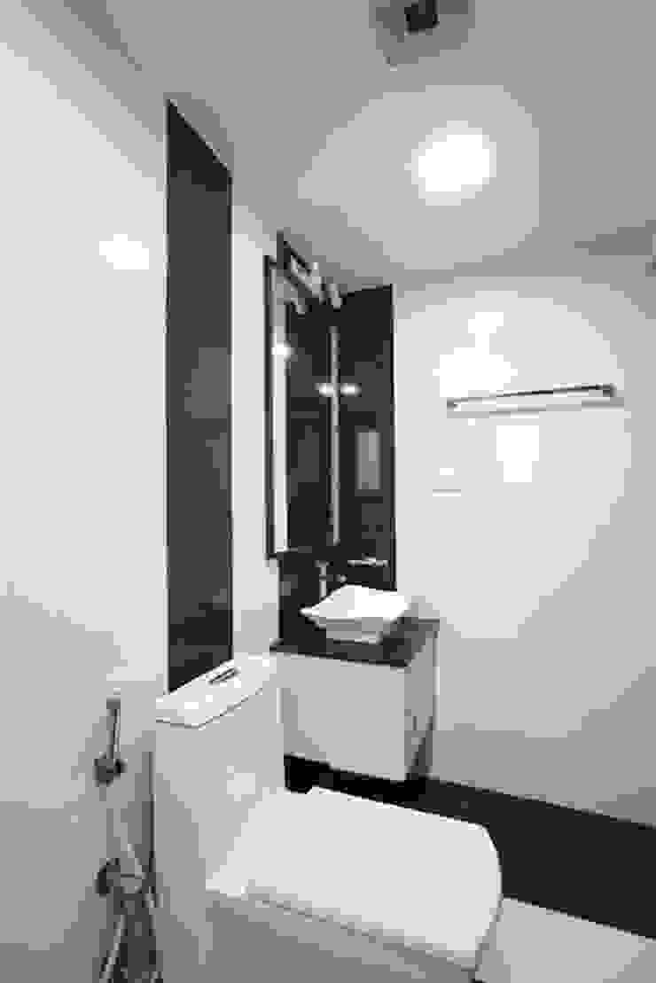 Toilet Ansari Architects Modern Bathroom