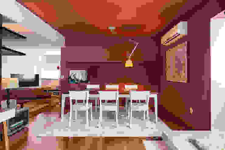 Johnny Thomsen Arquitetura e Design Столовая комната в стиле модерн