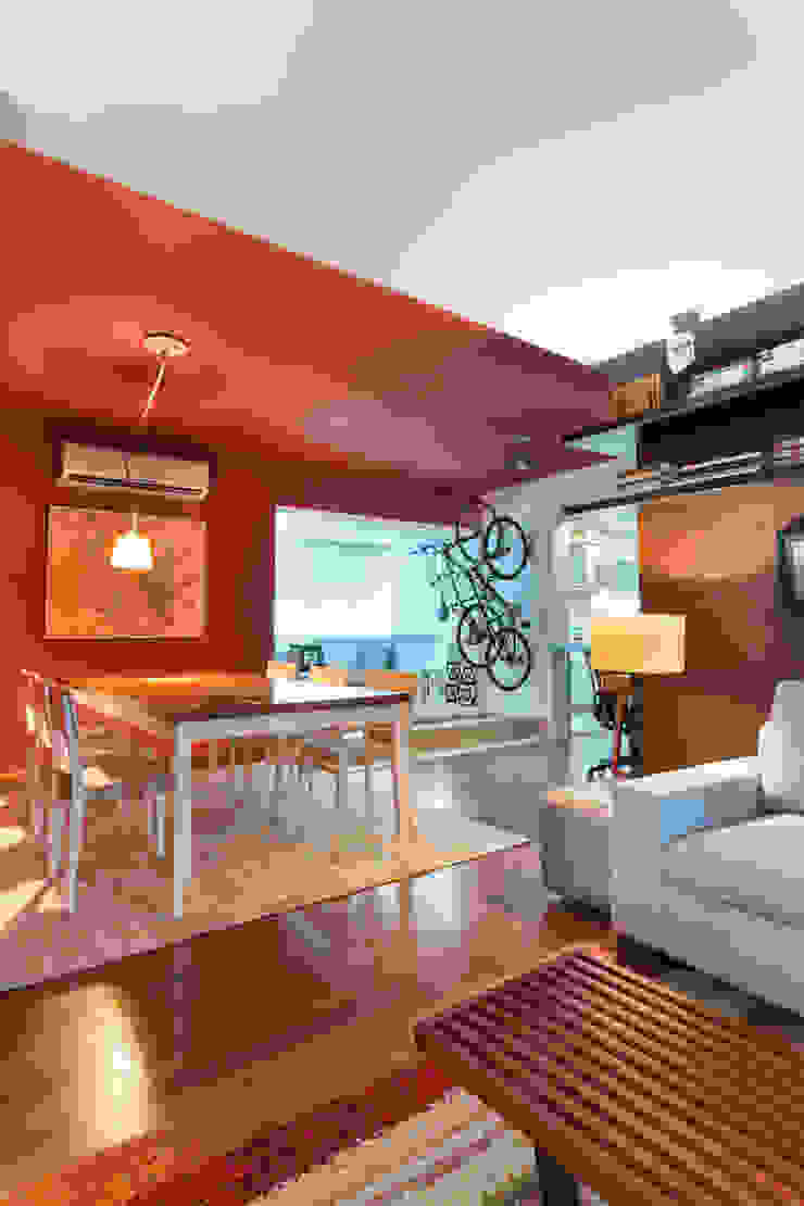 Johnny Thomsen Arquitetura e Design Столовая комната в стиле модерн