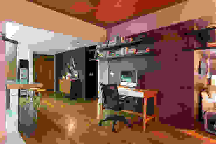 Johnny Thomsen Arquitetura e Design Коридор, прихожая и лестница в модерн стиле