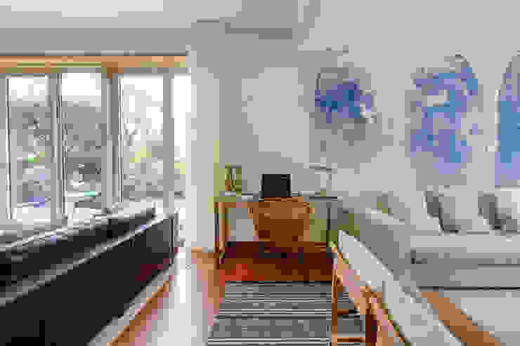 Casa em Leça da Palmeira Salas de estar ecléticas por ShiStudio Interior Design Eclético