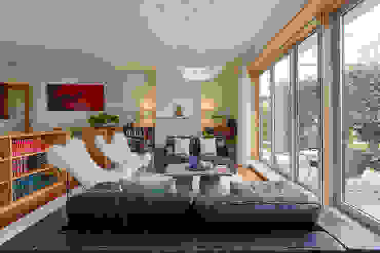 Casa em Leça da Palmeira Salas de estar ecléticas por ShiStudio Interior Design Eclético