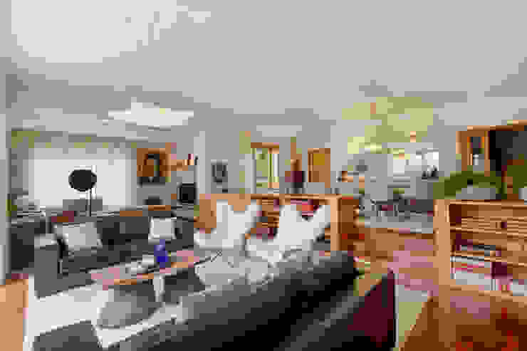 Casa em Leça da Palmeira Salas de estar ecléticas por ShiStudio Interior Design Eclético