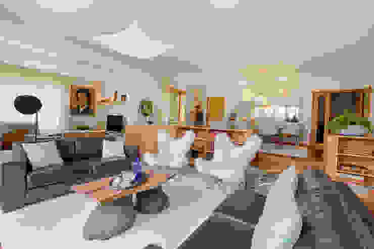 by ShiStudio Interior Design Eclectic