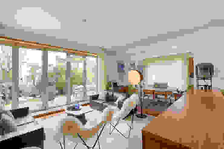 Casa em Leça da Palmeira Salas de estar ecléticas por ShiStudio Interior Design Eclético