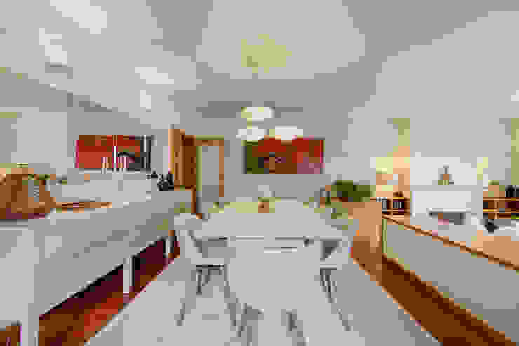 Casa em Leça da Palmeira Salas de jantar ecléticas por ShiStudio Interior Design Eclético