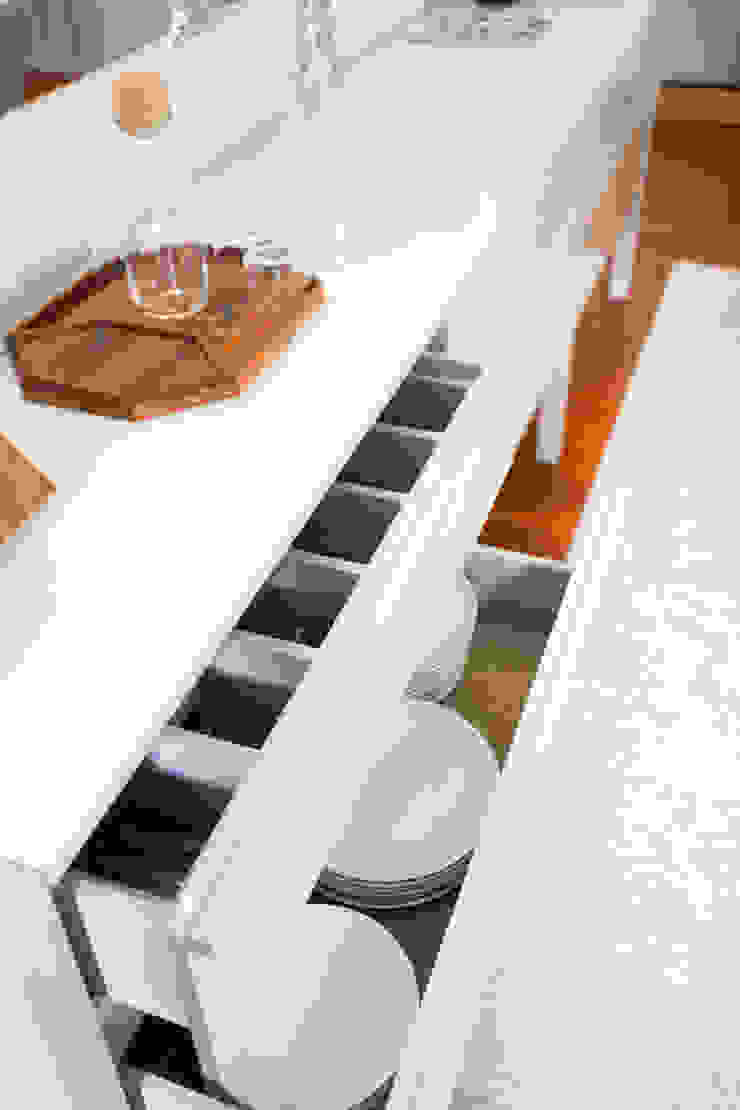 Casa em Leça da Palmeira Salas de jantar ecléticas por ShiStudio Interior Design Eclético