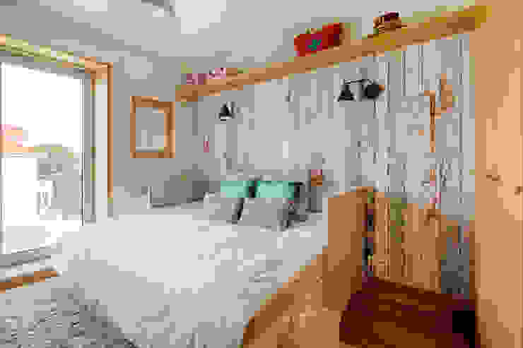 Casa em Leça da Palmeira Quartos ecléticos por ShiStudio Interior Design Eclético