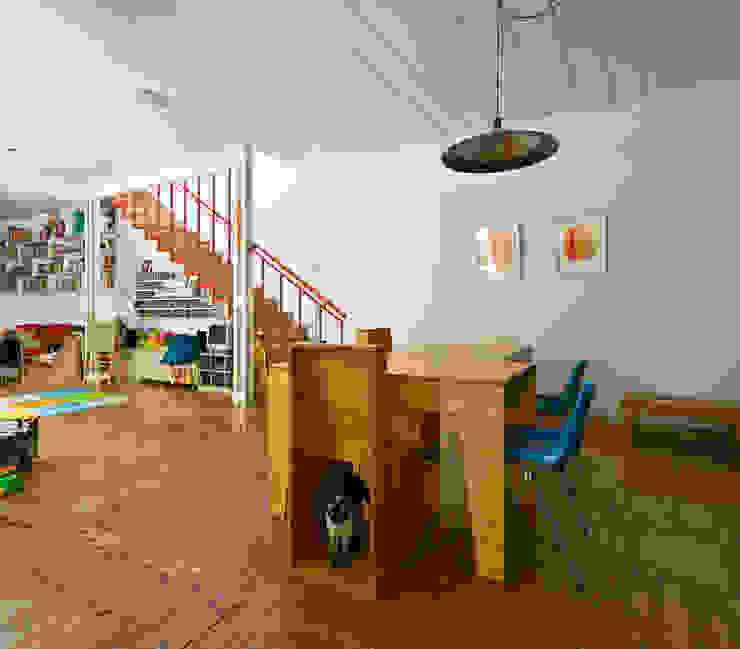 Pop Arq Minimalist dining room