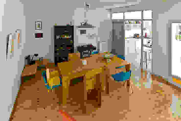 Pop Arq Minimalist dining room