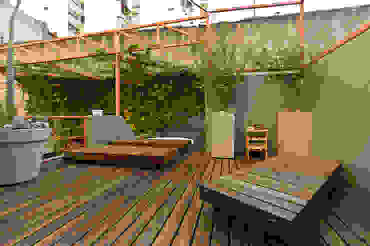 Pop Arq Minimalist style garden