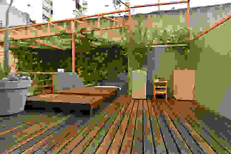 Pop Arq Minimalist style garden