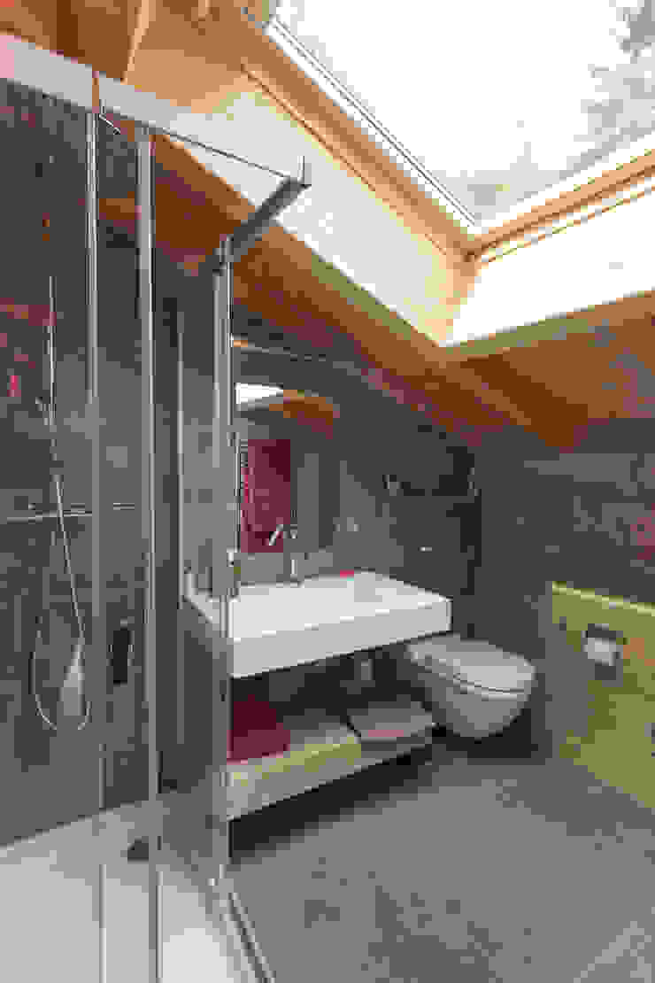 Soleyâ, Chevallier Architectes Chevallier Architectes Moderne Badezimmer Stein