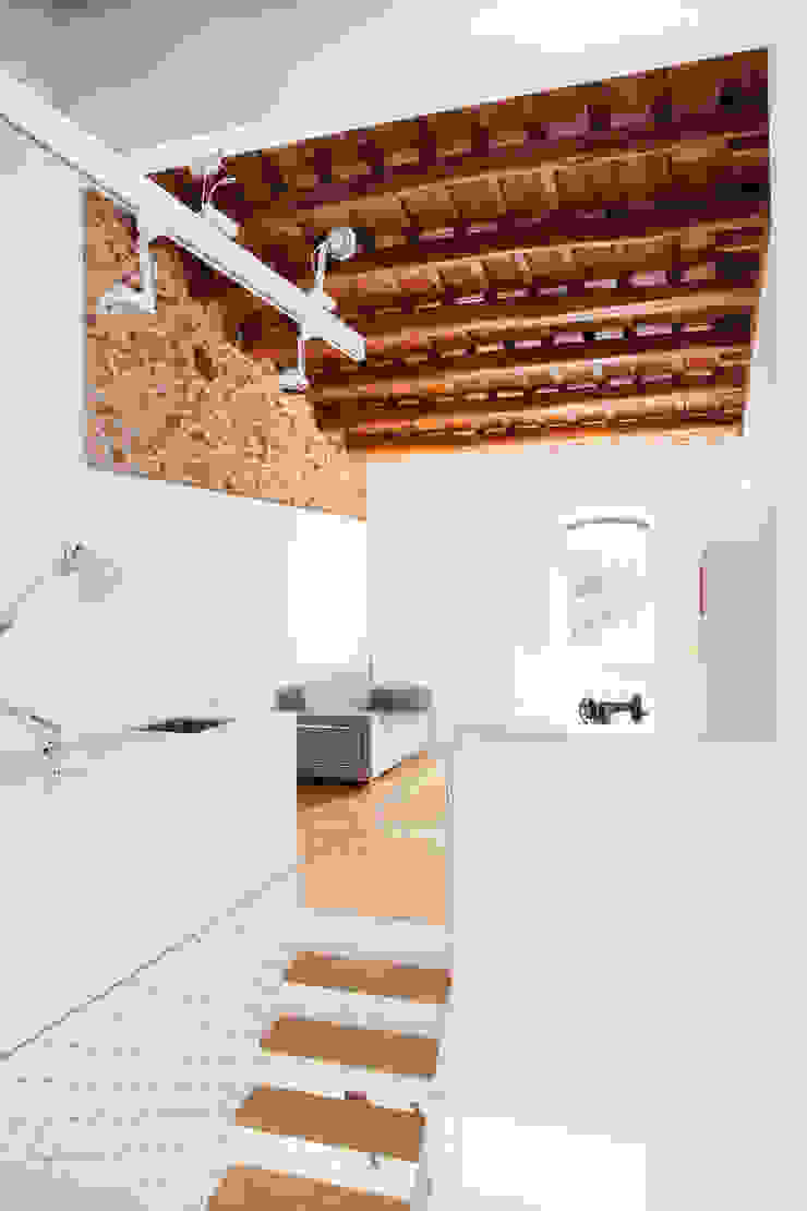Viladecavalls House CABRÉ I DÍAZ ARQUITECTES Minimalist study/office