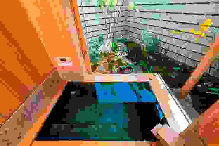 AMI ENVIRONMENT DESIGN/アミ環境デザイン Asian corridor, hallway & stairs